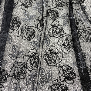 Tissu en dentelle jacquard ajouré haut de gamme à motif floral rose sexy pour voiles, lingerie, sous-vêtements et robes de soirée - Vente en gros - Product Image 1