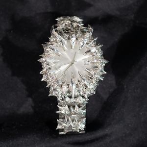 Reloj de Diseño Personalizado, Estilo Gótico Y2K, con Movimiento de Cuarzo, Acero Inoxidable, para Hombre, Resistente al Agua, Cierre de Mariposa, Único - Product Image 3