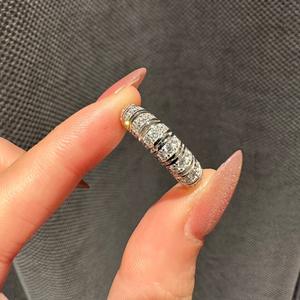 Anillo de Plata de Ley S925 con Media Luna de Diamantes para Mujer, Estilo Vintage con Diamantes Completos de Alto Contenido de Carbono - Product Image 1