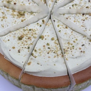 เค้กมูสหวานธรรมชาติไขมันต่ำ ฟูรุนซี ฮาลาล รับรองคุณภาพ รสพิสตาชิโอ บาสก์ ชีสเค้กแช่แข็งแบบหั่นพร้อมรับประทาน - Product Image 2