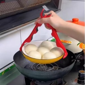 Clip antiescaldante para tapas de botellas, cuencos, platos, clip de cocina con aislamiento térmico, herramienta de elevación de platos antideslizante de silicona, 3 en 1 - Product Image 4