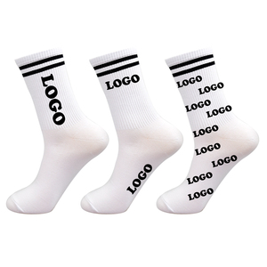 Chaussettes de sport en coton personnalisées avec logo brodé pour hommes - Product Image 1