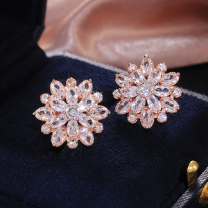 Pendientes de cristal con forma de flor de lujo para mujer, joyería de boda de oro rosa, pendientes con diamantes de imitación, joyería fina - Product Image 4