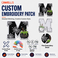 Patch brodé personnalisé AWELLS lettre M, logo toile d'araignée effrayante pour Halloween, idéal pour vêtements et accessoires de sacs