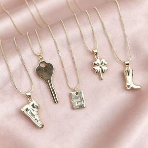 Collares con dijes de oro pequeños y delicados, cadena tipo caja, colgante de bota vaquera, zapatilla, llave, trébol y amuleto de buena suerte para mujer, regalo - Product Image 2
