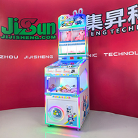 Machines de divertissement : Machine de flipper, Console d'arcade, Machine à œufs surprises avec monnayeur, Distributeur de jouets miniatures