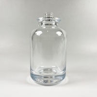 Flacon de parfum en verre de 50 ml au design classique, personnalisable avec impression, pompe pulvérisatrice et bouchon à bille – Vente en gros