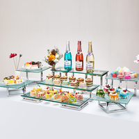 Rehausseurs de buffet carrés en acier inoxydable argenté avec verre trempé, supports d'exposition modernes et minimalistes pour hôtel, buffet, traiteur
