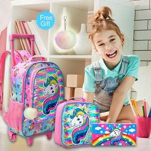 Dernier modèle de <span class=keywords><strong>sac</strong></span> <span class=keywords><strong>à</strong></span> dos <span class=keywords><strong>à</strong></span> roulettes dessin animé <span class=keywords><strong>Sac</strong></span> <span class=keywords><strong>à</strong></span> roulettes grande capacité <span class=keywords><strong>licorne</strong></span> <span class=keywords><strong>Sac</strong></span> <span class=keywords><strong>à</strong></span> lunch 3 en 1 Ensemble de sacs d'école pour filles - Product Image 2