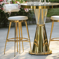 Bar à cocktails haut cadre en métal doré, ensemble de tables de bar modernes en acier inoxydable pour bars d'hôtel