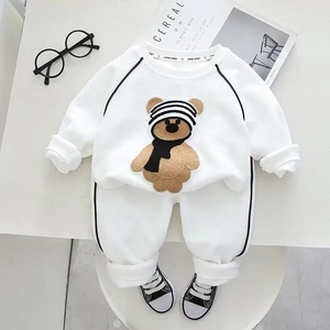 Conjunto de Sudadera y Pantalones Cortos para Bebés, Niños y Niñas, Estilo Moderno para Primavera y Otoño, Dos Piezas, Poliéster y Viscosa - Product Image 4