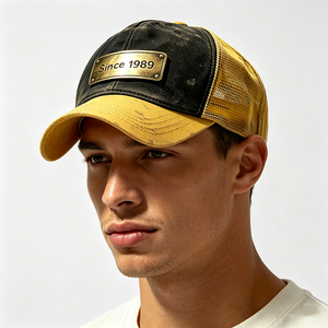 Casquette Trucker Vintage Noire et Jaune Délavée à 5 Panneaux avec Logo Plaque Métallique Personnalisée 1989, Toile Vieillie et Dos en Maille, Unisexe - Product Image 1