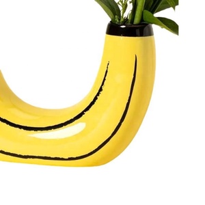 Vase en forme de banane de style minimaliste, artisanat en résine créatif pour la décoration de la maison, arrangement floral pour le salon et la salle à manger - Product Image 6