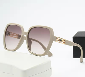 เคสแว่นตาผู้หญิงลายการ์ตูนคุณภาพสูงกรอบสี่เหลี่ยมประดับเพชรหรูหราน้ำหนักเบาทนทานขอบทุกด้านแฟชั่นใหม่ - Product Image 5