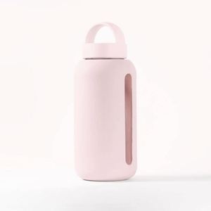 Bouteille d'eau en verre borosilicate incassable résistante à la chaleur 600ml 800ml avec manchon en silicone et couvercle à paille pour le sport - Product Image 2