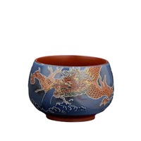 Tasse à thé professionnelle en céramique de sable violet brut bicolore, motif poisson rouge Tenglong, peinte à la main, style minimaliste moderne, forme œuf