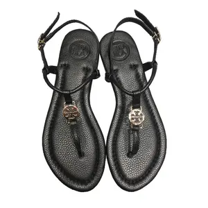 Летние 2023 кожаные сандалии на низком каблуке с открытым носком на плоской подошве с металлической пряжкой Нескользящие тапочки для женщин и женщин пляжная обувь