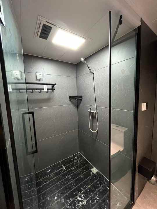Popular Customizable Tiny Home Inspired Modern Prefab Personalized Size Style Green Steel Material Hotel Space Capsule House