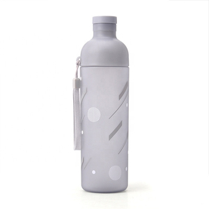 Bouteille à boire avec couvercle à deux couvercles, en plastique, Tritan, gris, avec corde, 2020 ml, nouveau Design, 600 - Product Image 1