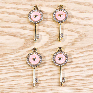 Confezione da 10 pezzi: Ciondolo a forma di cuore alla moda e semplice con accessori in strass, fai da te - Product Image 6