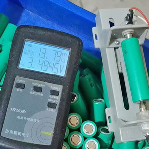 2500mah-2200mAh 18650 Batería 3,7 V Li-ion Cilíndricas Baterías de iones de litio para puntero láser Ventilador pequeño Faro Otros dispositivos - Product Image 4