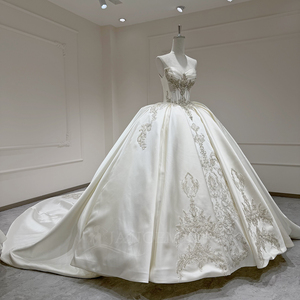 Vestido de Novia Xx61 Moderno con Apliques de Cristal Color Marfil Brillante, Vestido de Baile con Escote Corazón y Cola de Capilla - Product Image 4