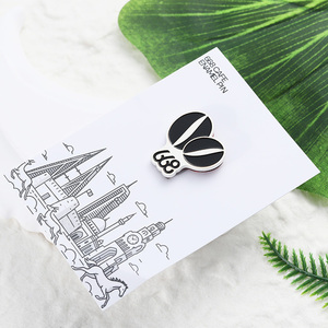 Vente en gros de petites épingles en métal personnalisées en alliage de zinc cadeaux souvenirs insignes en émail épingles de logo 2d avec <span class=keywords><strong>carte</strong></span> <span class=keywords><strong>d</strong></span>'emballage - Product Image 4