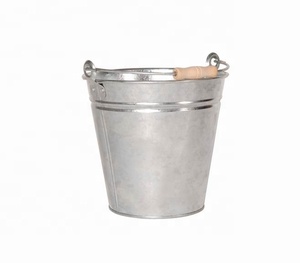 Cubos <span class=keywords><strong>de</strong></span> <span class=keywords><strong>metal</strong></span> <span class=keywords><strong>de</strong></span> acero galvanizado, resistentes al óxido, para uso en jardín, con costillas reforzadas y agarre <span class=keywords><strong>de</strong></span> madera, 10 litros y 13 litros - Product Image 2