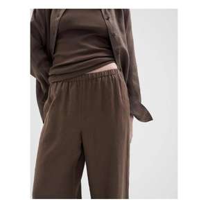 Office Suitable Comfort <b>Pants</b> For Women Designed With Smooth Fabric And <b>Supportive</b> Waist For Long Working Days - Product Image 3