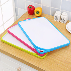 Tabla de cortar de plástico de colores flexibles con agarre de gofres texturizados para Cocina - Product Image 1
