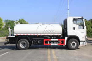 Camión de Saneamiento Municipal ISUZU 4X4 de 12000L, Camión Cisterna para Riego de Calles - Product Image 3