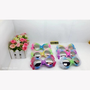 Enfants carré encadré bling arc-en-ciel lunettes <span class=keywords><strong>de</strong></span> soleil mode bébé pare-soleil lunettes <span class=keywords><strong>de</strong></span> soleil logo personnalisé enfants filles mélange couleur lunettes <span class=keywords><strong>de</strong></span> soleil - Product Image 5