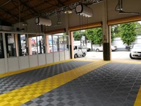 Dalles de sol en PP à emboîtement faciles à poser, modernes, antidérapantes, imperméables, pour garage, lavage de voitures, atelier et zones de piscine