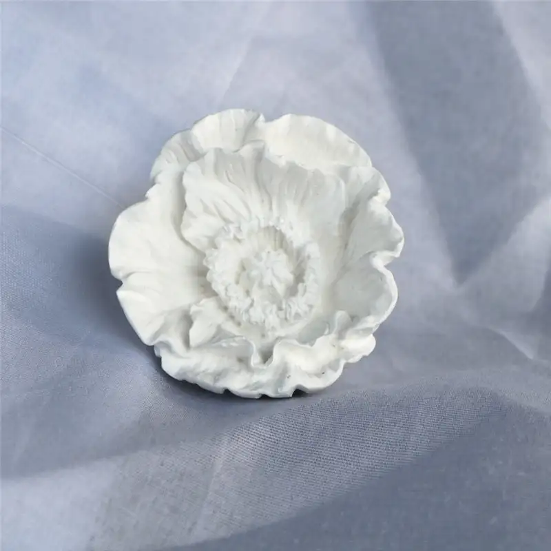 OEM Welcomed White Poppy Shaped Ceramic Aroma Oil Diffuser Stone Car Vent Clip Air Freshener