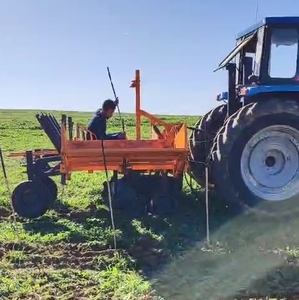 Machine de repiquage à une rangée certifiée CE pour les plants d'olivier/jeunes arbres pour la plantation d'<span class=keywords><strong>oliviers</strong></span> d'un produit de machines forestières - Product Image 6