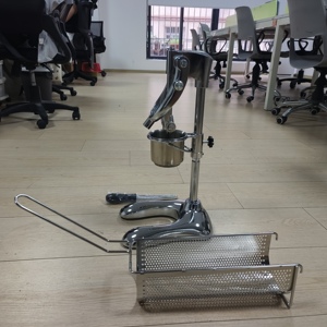 Machine à <span class=keywords><strong>frites</strong></span> longues manuelle en acier inoxydable – Extrudeuse et presse à purée de pommes de terre pour <span class=keywords><strong>frites</strong></span> longues - Product Image 2