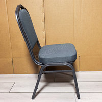 Chaise d'hôtel en métal noir peint, prix d'usine, empilable, couleurs personnalisées, chaises de banquet de mariage en tissu