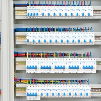 Caja de Distribución Metálica Personalizable IP54 de 4 Niveles, Tablero Eléctrico Completo con Interruptor de Circuito para Energía Industrial