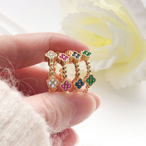 Anelli di Lusso alla Moda con Zirconi Cubici Multicolore, Anello Regolabile Placcato Oro con Quadrifoglio in CZ per Donne e Ragazze - Product Image 3