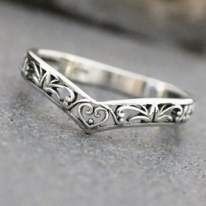 Anello Vintage da Donna con Cuore Traforato, Fede in Argento Anticato Opaco Stile Retrò - Product Image 2