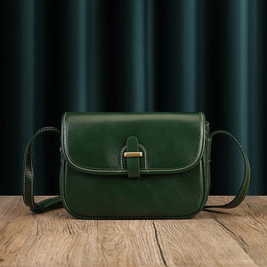 <span class=keywords><strong>2023</strong></span> nouvelle boucle magnétique en cuir véritable petit sac carré rétro littéraire polyvalent bandoulière première couche peau de vache doux femmes sac - Product Image 2