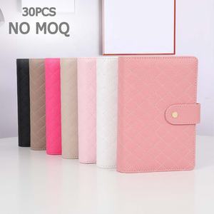 Yihe Meilleure Vente Portefeuilles-Classeurs de Budget 19 Couleurs A6 en Cuir Grainé Matelassé avec 6 Anneaux Dorés Reliure à Feuillets Mobiles - Product Image 1