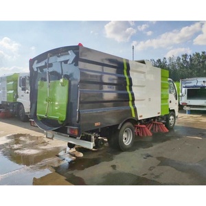 Camión barredor de carreteras Isuzu de 7 cbm con diésel y aspiradora para succión de polvo - Product Image 3