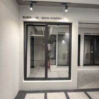 Fenêtre à battant moderne horizontale en alliage d'aluminium à double vitrage, certifiée Energy Star, pour appartement, résidentielle, en acier inoxydable, résistante à l'eau