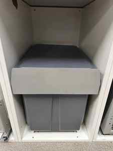 Armoire de cuisine <span class=keywords><strong>double</strong></span> <span class=keywords><strong>poubelle</strong></span> 18L * 2 fermeture douce <span class=keywords><strong>poubelle</strong></span> <span class=keywords><strong>coulissante</strong></span> <span class=keywords><strong>poubelle</strong></span> intégrée - Product Image 5