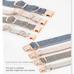 Juego de Correa y <span class=keywords><strong>collar</strong></span> de sarga rosa de lujo personalizado 2025 con hebilla de oro rosa y Gancho de cuerda 360 Correa y <span class=keywords><strong>collar</strong></span> de Tweed para mascotas - Product Image 4
