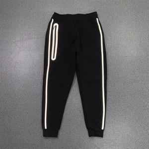Set Felpa con Cappuccio Sportiva da Uomo per Esterni, Casual con Strisce Riflettenti, in Tessuto Premium che Mantiene la Forma e Resistente al Pilling - Product Image 4