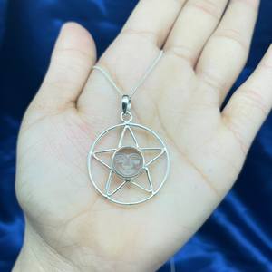 Pendentif en argent fait main avec étoile en cristal de quartz rhodié et plaqué or pour collier femme Moon Face Design - Product Image 3