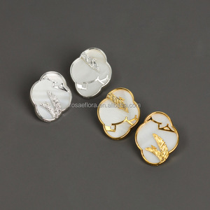 Boucles d'oreilles Rosaeflora "<span class=keywords><strong>Jiang</strong></span> <span class=keywords><strong>Nan</strong></span>" en argent sterling 925 véritable, motif architecture chinoise ancienne, coquillage naturel, bijoux fins - Product Image 1