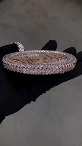 จี้สร้อยคอรูปเหรียญทรงกลมแบบ Iced Out ผลิตในอินเดีย ประดับเพชรระยิบระยับ สไตล์ฮิปฮอป เครื่องประดับแฟชั่นสำหรับขาย - Product Image 5
